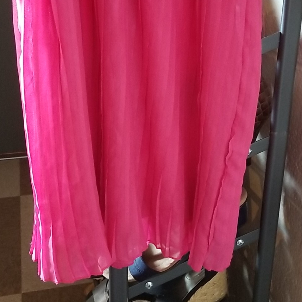 Dress - Picture 4 of 5
